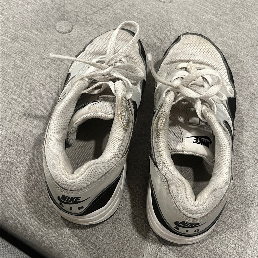 Nike Kids Sneakers in Black and White